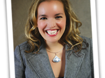 Kelly Russell Headshot