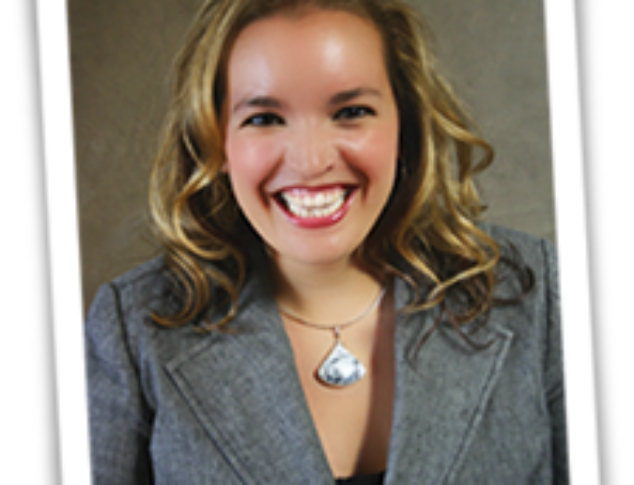 Kelly Russell Headshot